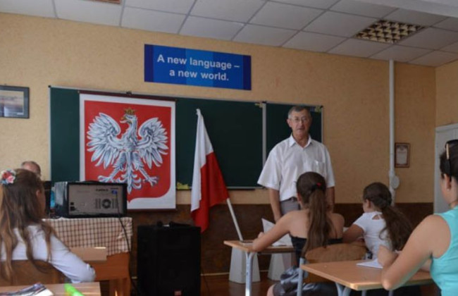 Сколько Польша примет украинских детей в школах с 1 сентября