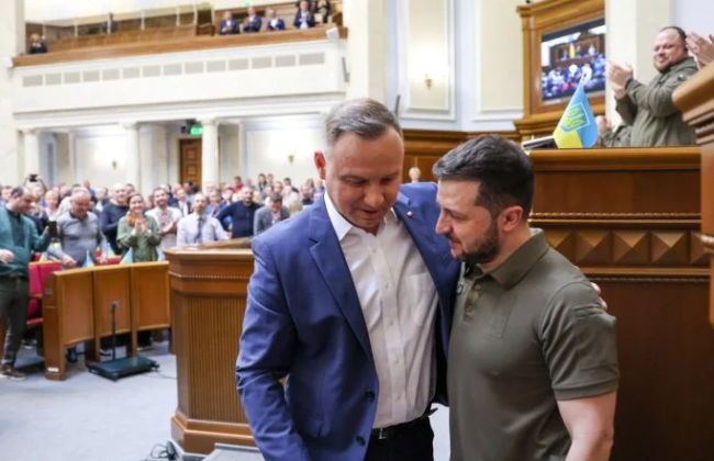 Появился текст законопроекта Зеленского о правовом статусе для граждан Польши