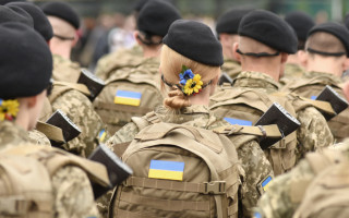 З якими професіями жінок ставитимуть на військовий облік