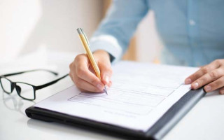 В яких випадках  роботодавець під час воєнного стану зобов’язаний надати відпустку без збереження заробітної плати на вимогу працівника