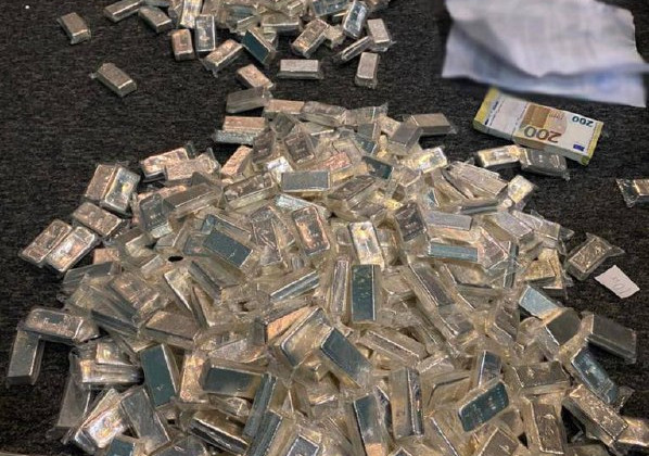 В АРМА передано 50 млн грн, 830 кг срібла та нерухомість групи осіб, причетних до махінацій на ринку криптовалют