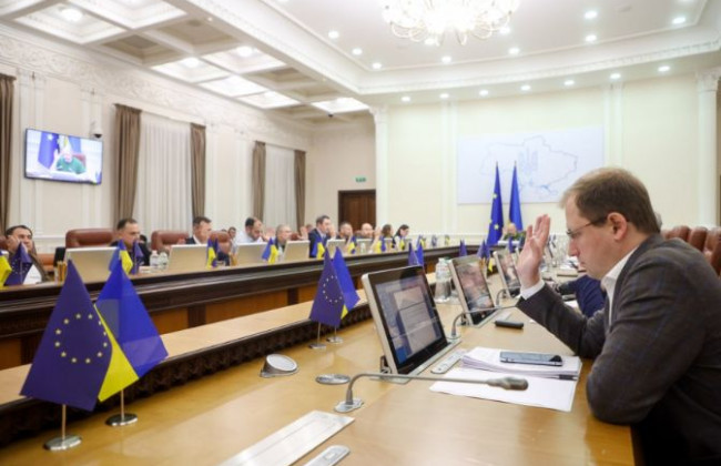 Кабмін вніс зміни до переліку платних послуг, які надаються підрозділами МВС, Національної поліції та ДМС