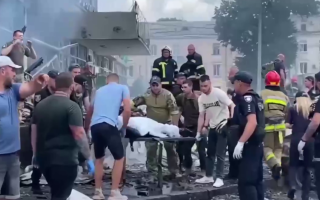 Ракетний удар по центру Вінниці: кількість загиблих зросла до 17, відео