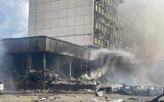 Должны были выступать в Доме офицеров: члены команды певицы Roxolana пострадали от обстрела Винницы, есть погибший