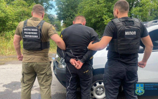$14 000 за переправлення військовозобов’язаних: на Закарпатті двом особам повідомлено про підозру