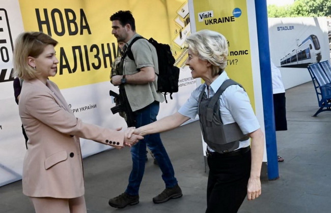 ЄС не поспішає надати Україні обіцяну у травні частину допомоги у 8 мільярдів євро: стали відомі причини