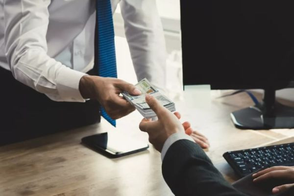 В «Слуге народа» объяснили, когда в Украине разрешат не платить по кредиту на имущество или авто