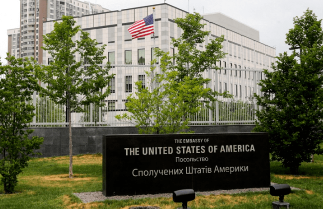 США призвали своих граждан покинуть Украину из-за усиления ракетных ударов