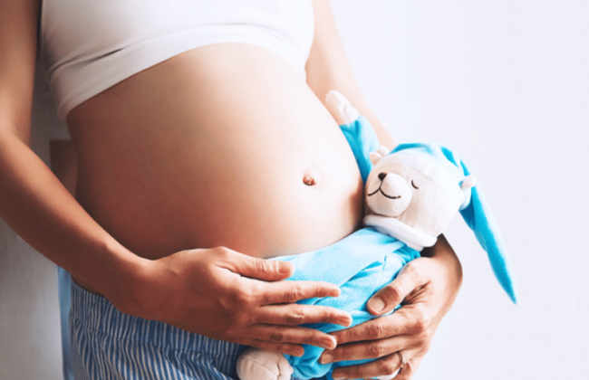 Чи потрібно вагітним українкам за кордоном перебувати на обліку в Україні для відкриття лікарняного дистанційно