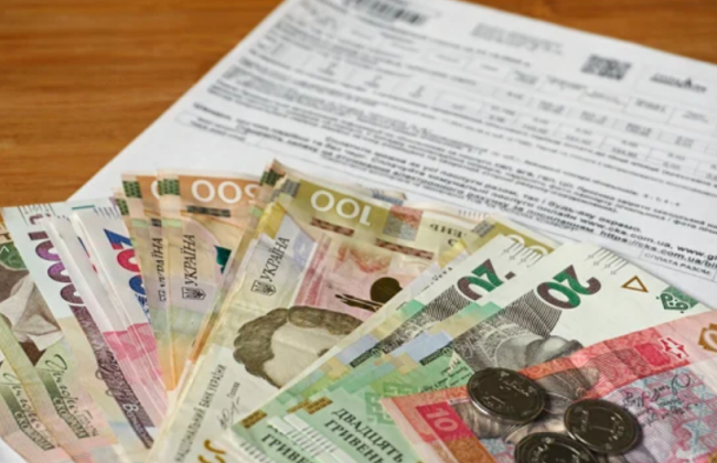 Долги за «коммуналку» пока будут взыскивать: парламент принял закон лишь за основу