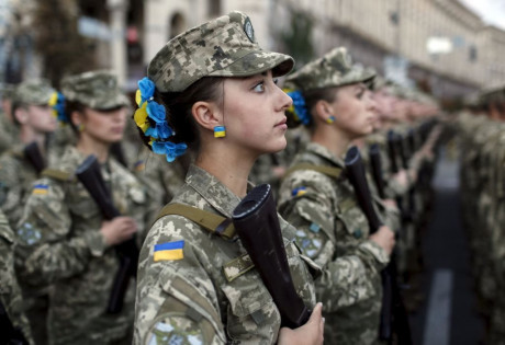 Фото по запросу Женская военная одежда