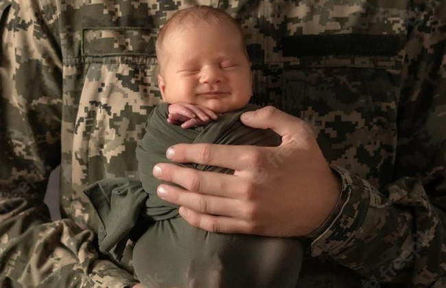 Рада планує надати чоловікам-військовослужбовцям декретну відпустку