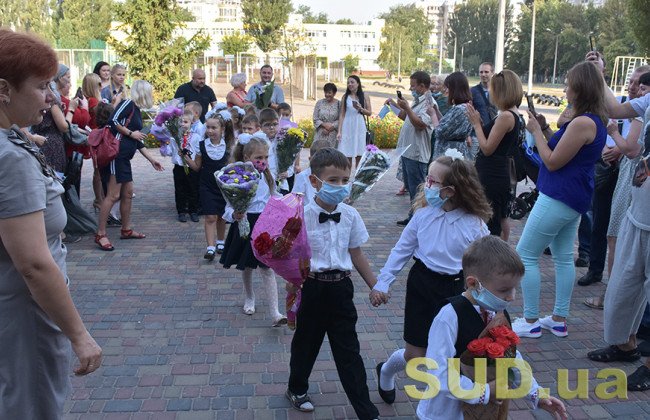 Денис Шмыгаль: Учебный год должен начаться с 1 сентября в очном режиме там, где это возможно