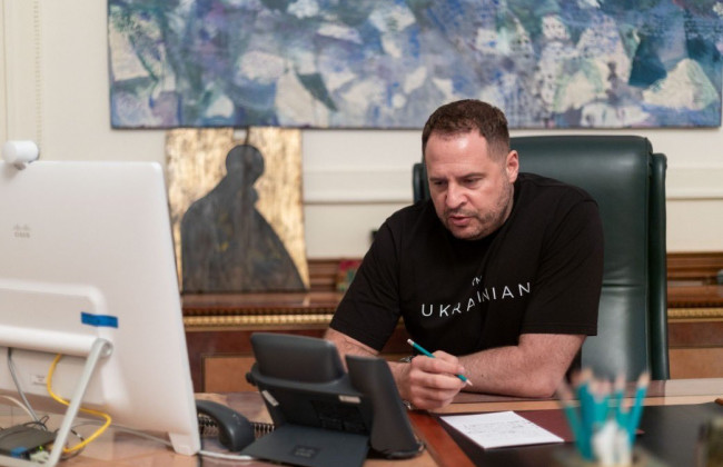 «Скоро буде багато сюрпризів»: Єрмак заявив, що Зеленський налаштований серйозно