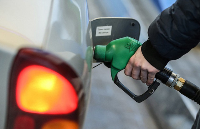 Еще одна сеть АЗС сняла ограничения на горючее