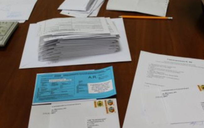 Одразу три суди повідомили про тимчасове припинення відправлення поштової кореспонденції