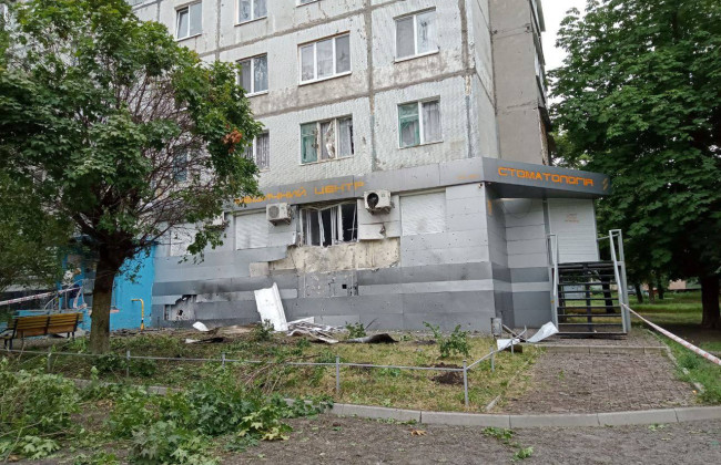 З’явилися фото з місця обстрілу Харкова: кількість постраждалих зросла