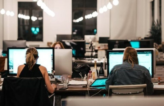 Чи потрібно повідомляти працівника за 2 місяці про зміни умов праці у бік погіршення під час воєнного стану: роз’яснення Держпраці