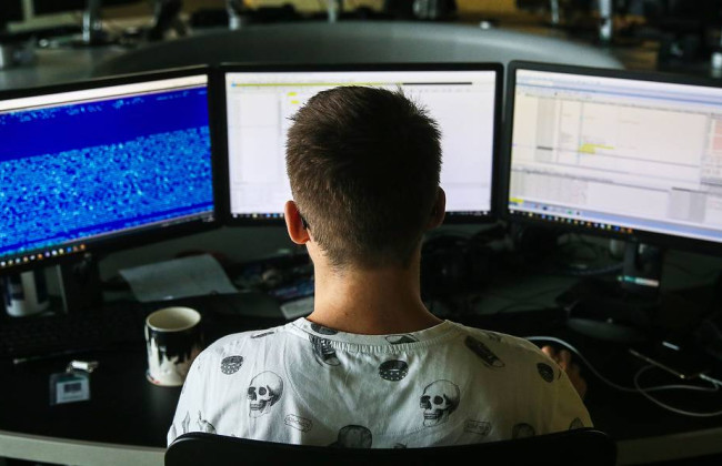 На тиждень — не більше  300 доларів: ІТ-сектору буде простіше припинити працювати з українськими банками та сплачувати податки Україні