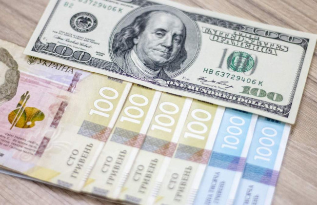 Новий курс долара протримається до кінця року: ціни можуть злетіти