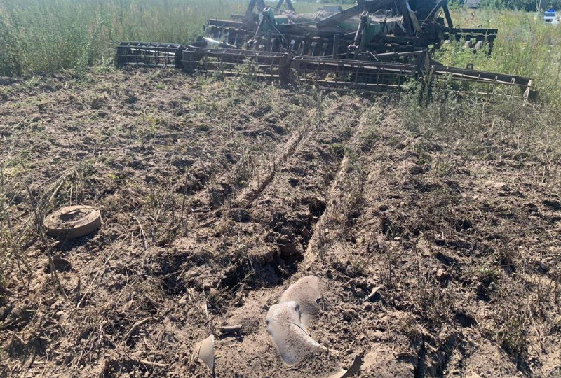 В Киевской области на мине подорвался трактор