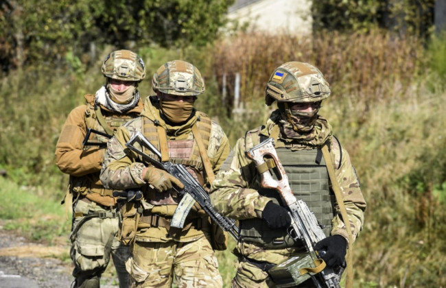 Кабмин изменил процедуру выплаты дополнительных 30 тысяч военным и силовикам во время военного положения