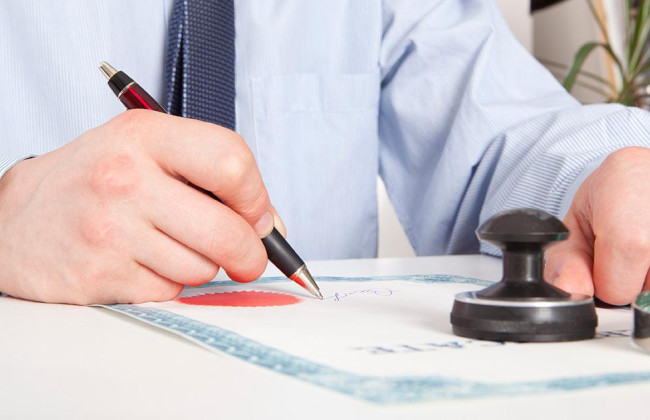 Чи є нотаріус податковим агентом при посвідченні договору довічного утримання між фізособами