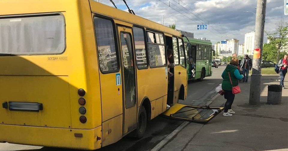 Техогляд автобусів, вантажівок і таксі в Україні повністю зупинився — на дорогах стане ще небезпечніше