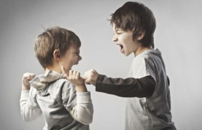 Сын-подросток избил сверстника: суд оштрафовал отца и мать за уклонение от исполнения родительских обязанностей