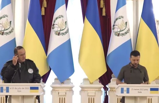 Зеленский встретился с президентом Гватемалы, видео