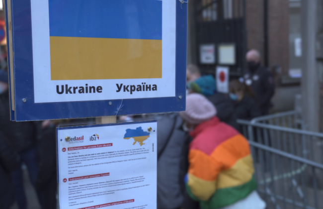 Втратили документи за кордоном: чи можна повернутись в Україну з паспортом, який завантажено у Дії