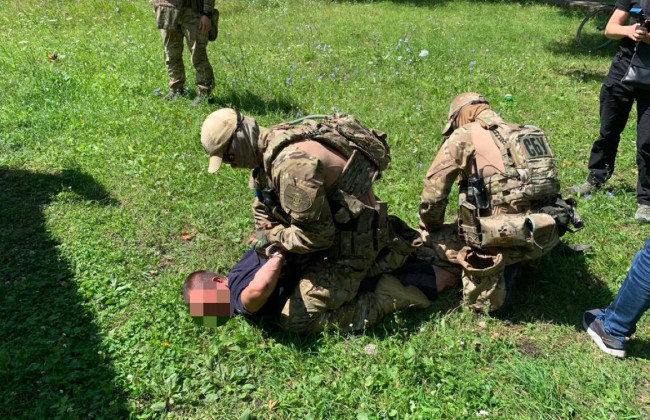Коригував артобстріли прикордонних районів Сумської області: затримали ворожого агента