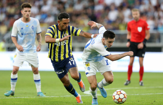 «Динамо» обыграло «Фенербахче» на выезде и вышло в следующий раунд Лиги чемпионов