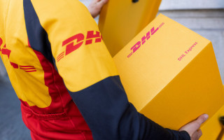 Логістичний гігант DHL частково звертає бізнес в Росії