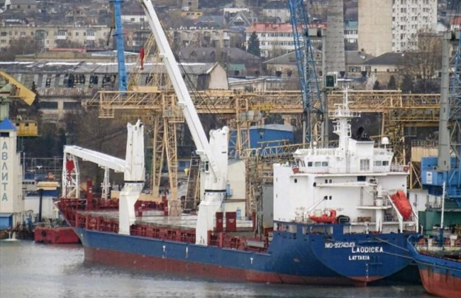 Судно із краденим українським зерном затримали у Лівані