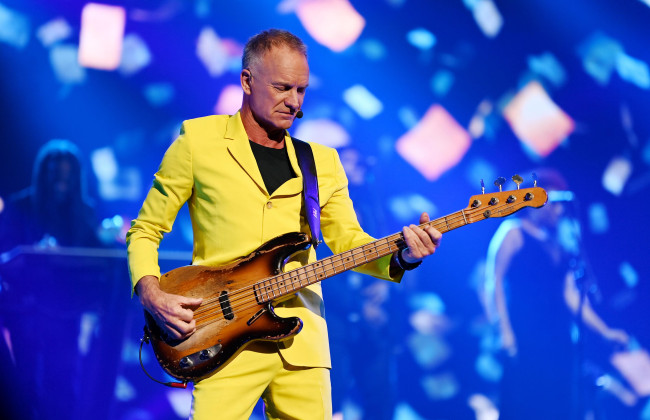 «Мы не можем проиграть эту битву», — Стинг поддержал Украину на концерте в Варшаве, видео