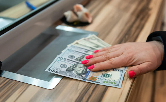 Сейчас не лучшее время для покупки валюты, — советуют в Нацбанке