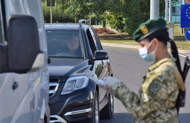 Выезд волонтеров за границу в военное время: разъяснение Госпогранслужбы