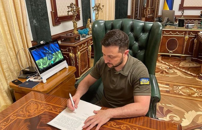 Надання додаткових гарантій захисту працівникам ЗМІ та забезпечення прав і свобод ВПО: Зеленський підписав низку законів