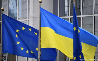 ЄС спрямував Україні 1 млрд євро макрофінансової допомоги — Шмигаль