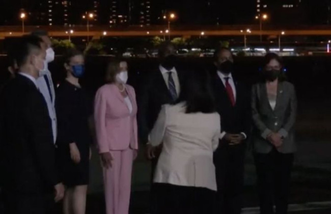 Пелоси прилетела: реакция жителей Тайваня и КНР, видео