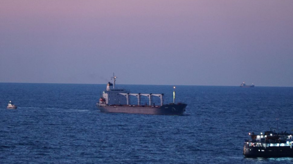 Первое судно с украинским продовольствием прибыло в Стамбул, фото