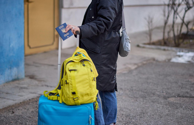 Українки, які отримали тимчасовий захист у країнах ЄС, мають право їздити додому в Україну і після того повертатися, — Єврокомісія