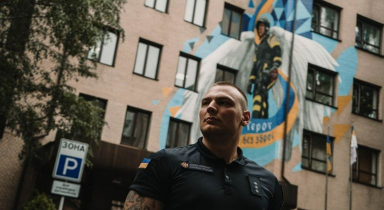 У Києві з'явився мурал на честь героїв ДСНС, фото