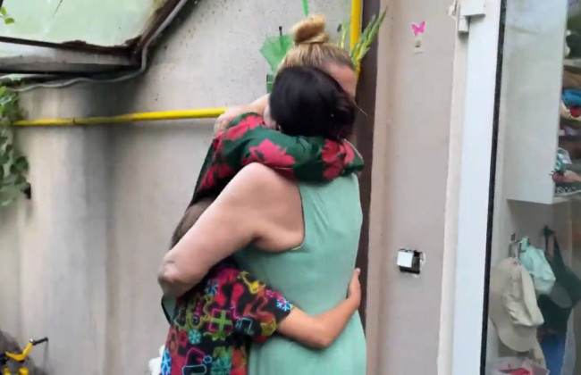 Расплакались от счастья: Тоня Матвиенко растрогала маму и мужа неожиданным возвращением в Украину