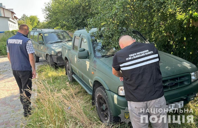 На Львовщине полицейские разоблачили схему ввоза автомобилей под видом гумпомощи для ВСУ
