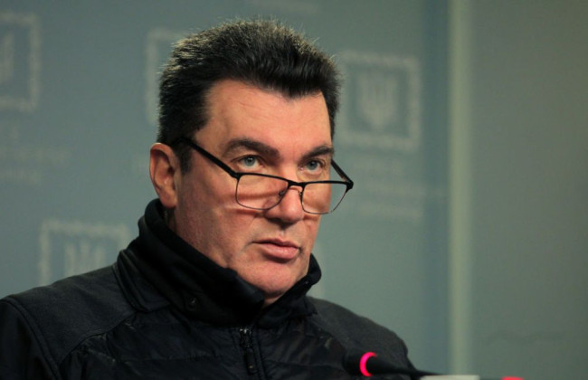 Вони пішли ва-банк: Данілов пояснив, де Росія бере техніку і боєприпаси на війну