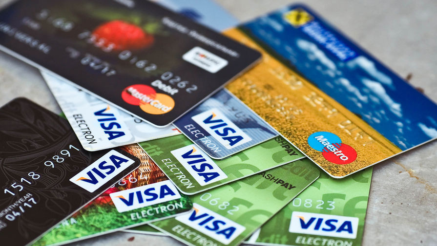 Втратили банківську картку за кордоном: що робити