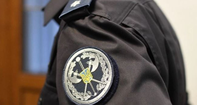 Назвали кількість заборонених предметів, які не дозволили пронести до судових установ з початку року