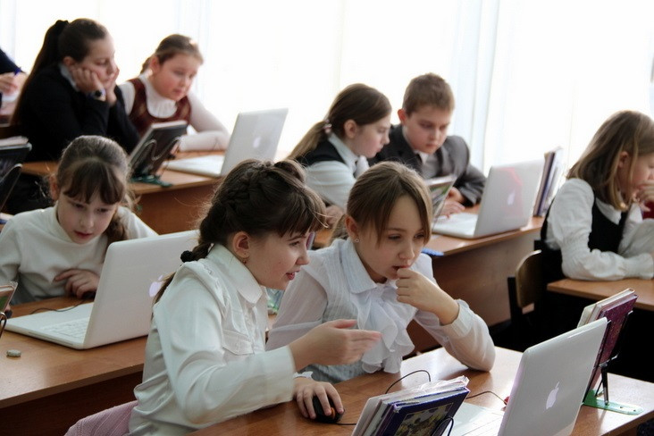 Польські школи готові прийняти 200-300 тисяч дітей з України, — міністр освіти